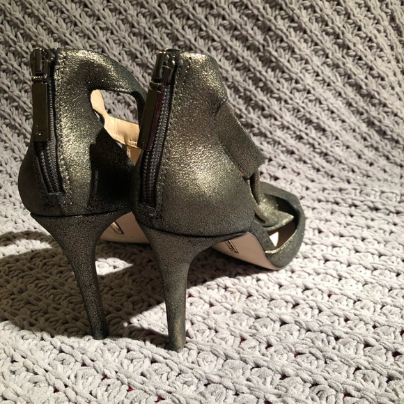 Elegant Louise et Cie Heels - Picture 4 of 5